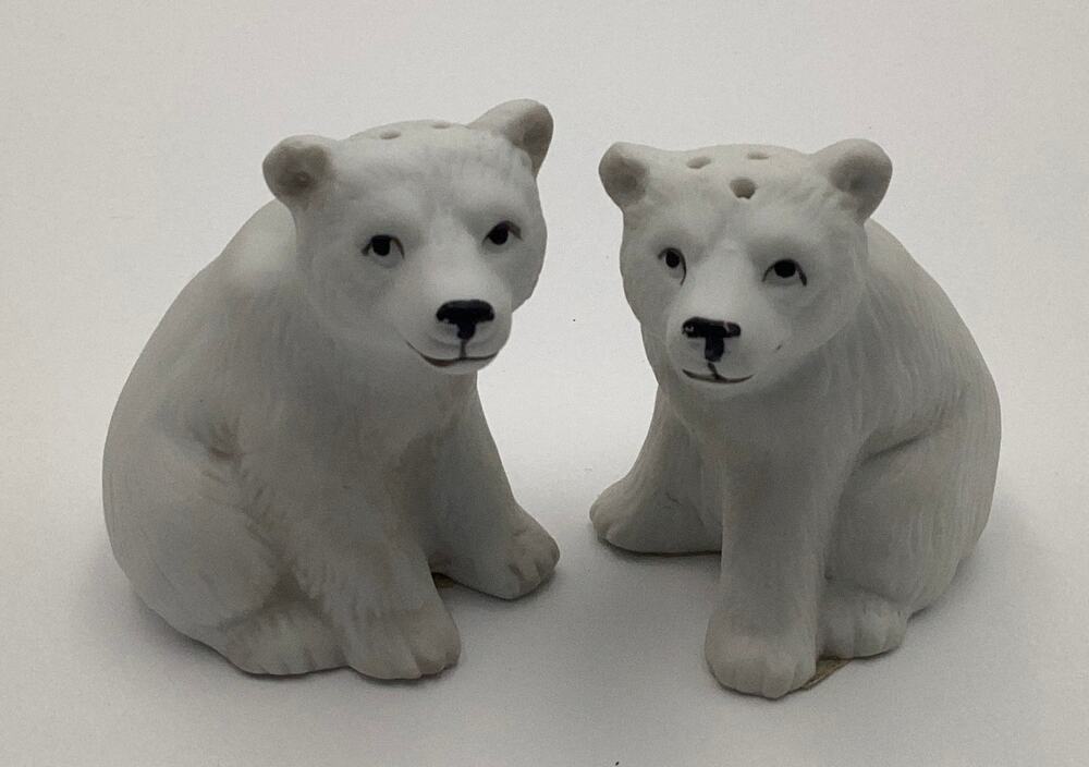 Vintage OCI Taiwan Hand-Painted Ceramic Polar Bear Salt and Pepper Shakers Set